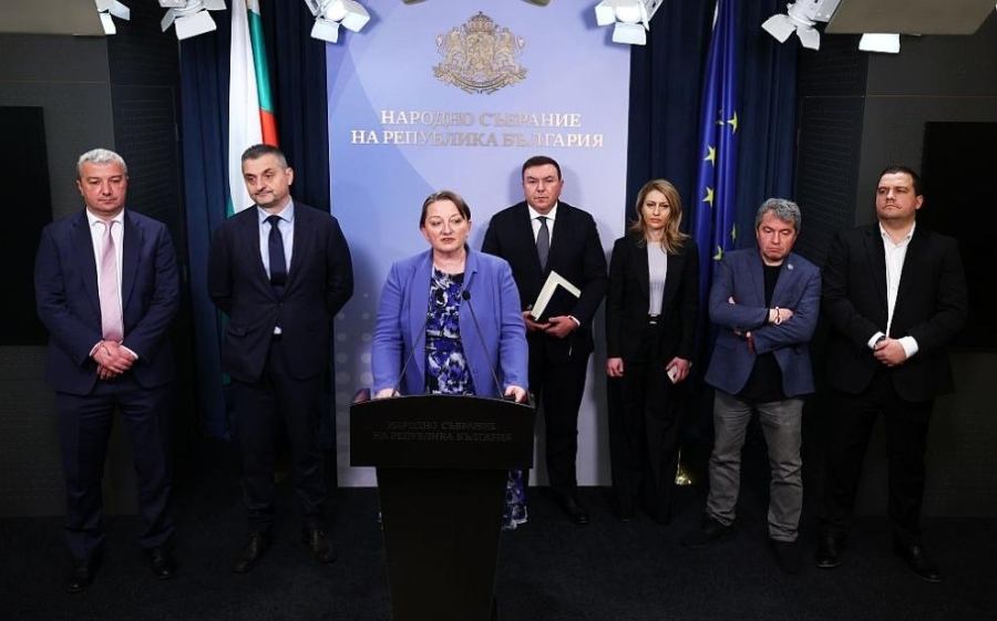 Правителството е готово да влезе в дебат на заявен вот на недоверие