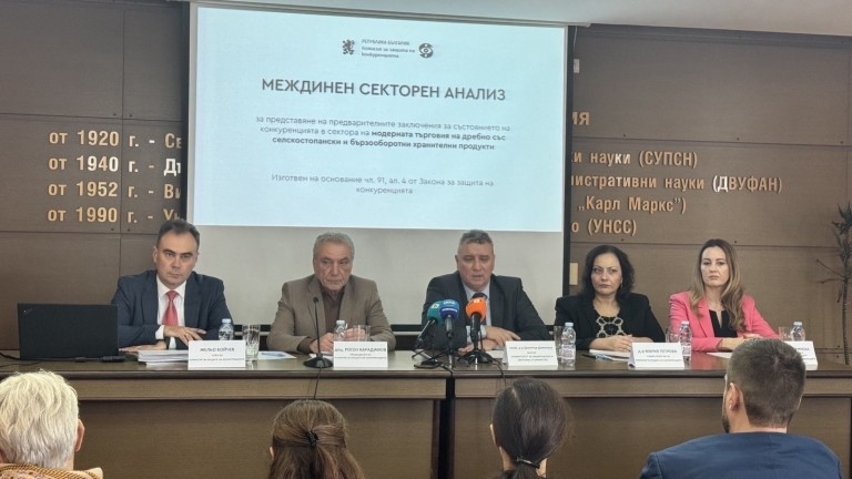 За година производството на мляко и млечни продукти спада, докато вносът се вдига с 43%