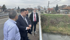 Зафиров инспектира критични непочистени речни участъци по поречието на Струма