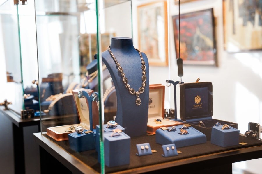 Най-големият луксозен аукцион за сезона: Фаберже, диаманти и имперски шедьоври!