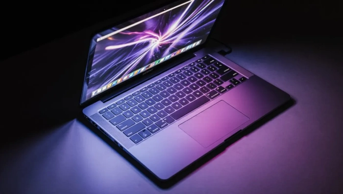 2026 ще промени Mac: нов евтин MacBook и тъчскрийн MacBook Pro с M6