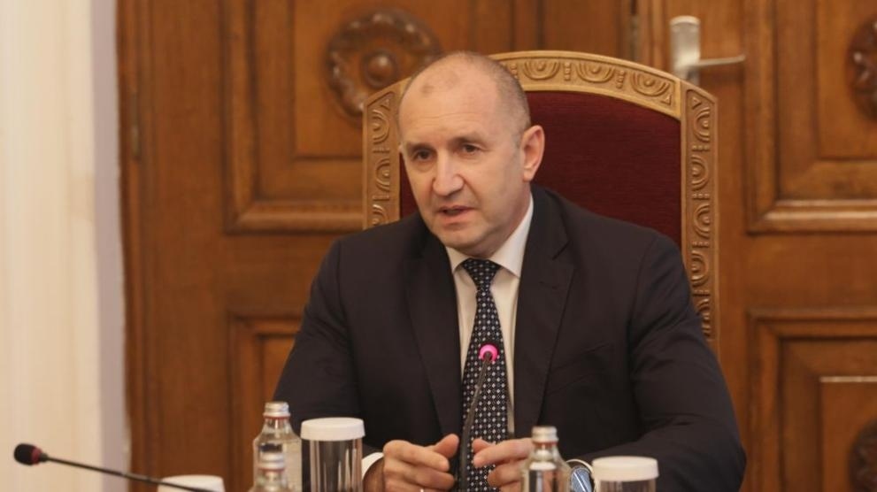 Президентът продължава консултациите с представители на парламентарните групи във вторник