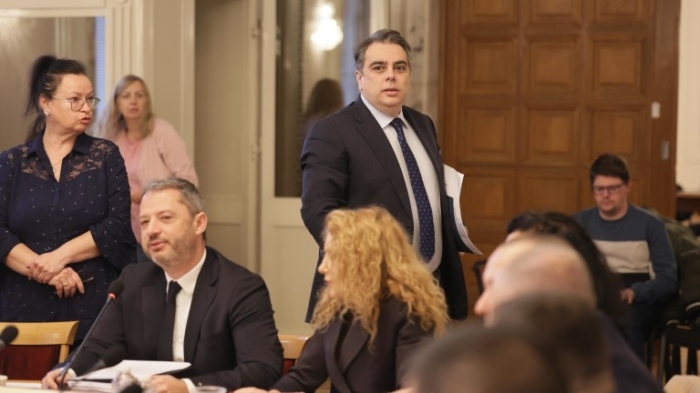 КНСБ плаши с протести, властта в оставка пита ПП-ДБ ще подкрепи ли Бюджет 2026 в НС