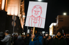 Г-н Корупция… предизвиква гнева на младежите в България и узурпира представителството на турското ѝ малцинство