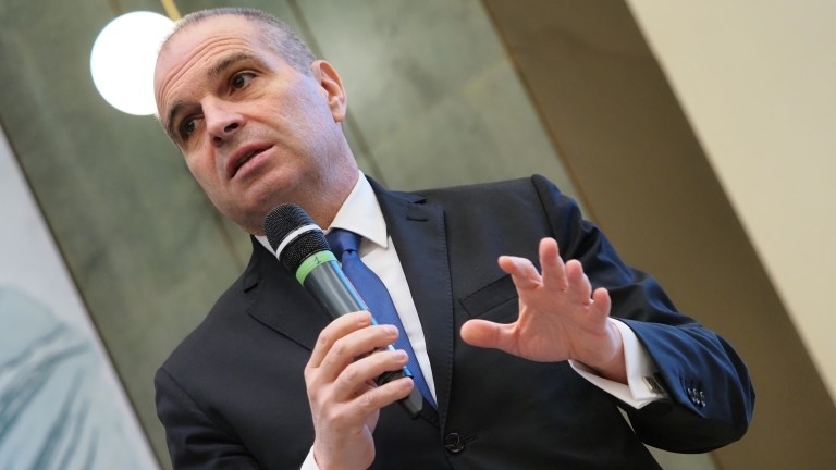 Караджов доволен - обменил левове в евро изненадващо в \