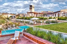 Кънчо Стойчев продаде изцяло луксозния хотелски комплекс Зорница фемили естейт