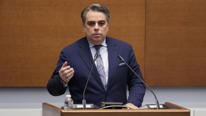 Василев: На всички е ясно, че нови машини за два месеца не могат да се въведат