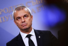 Костадинов с призив към АПС веднага да върнат мандата