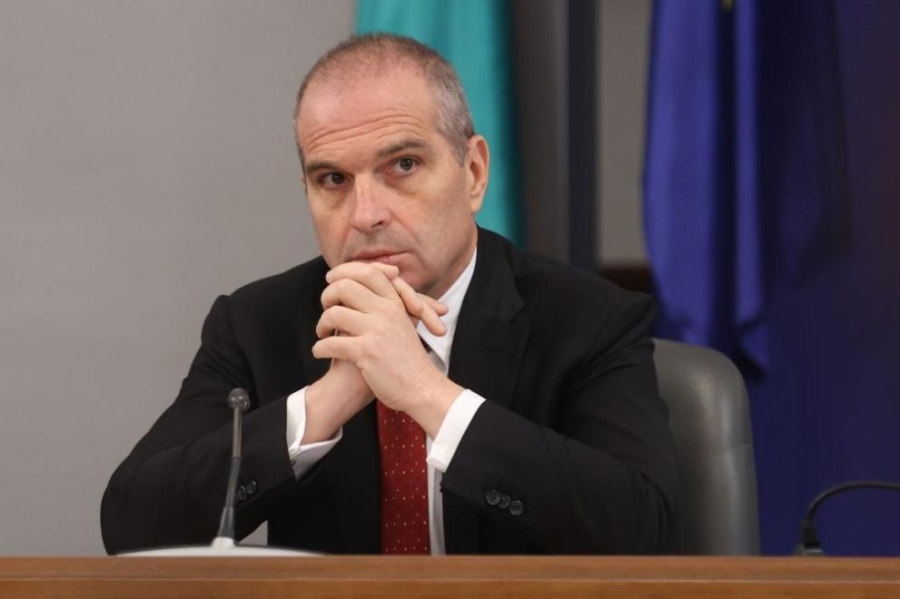 Гроздан Караджов: Държавата не организира търговски полети, трафикът зависи от икономическия интерес