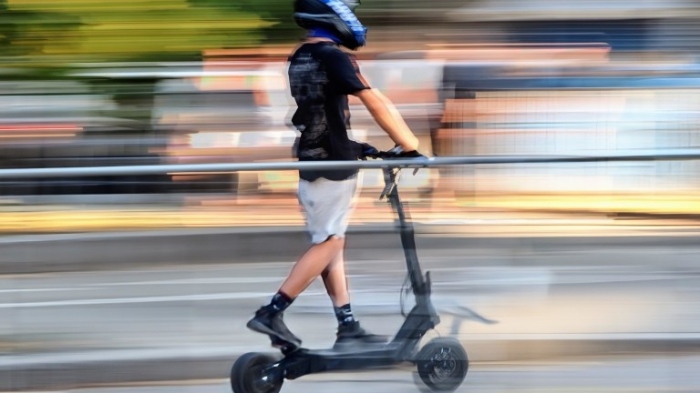 Депутатите одобриха ел. тротинетките да бъдат записвани в регистър