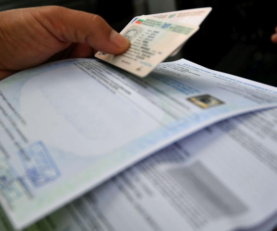 Временно спират ускореното издаване на шофьорски книжки заради технически проблем