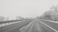 Стотици тежкотоварни автомобили са блокирани на пътя в посока \