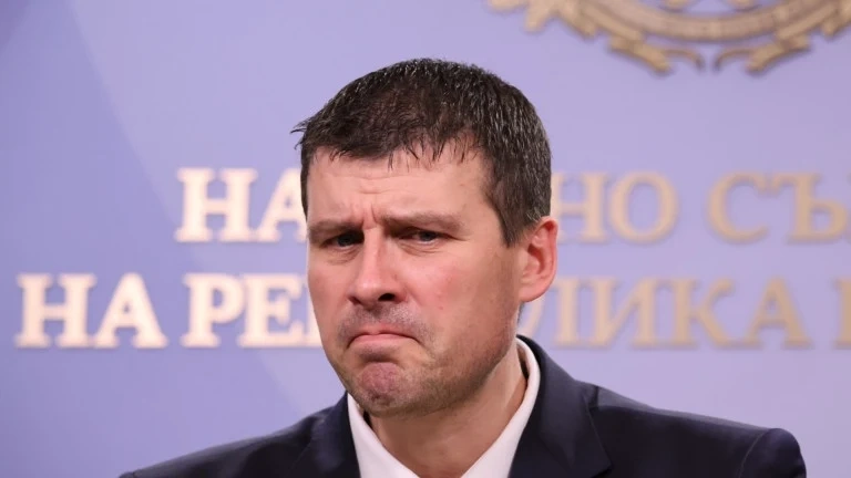 Пеевски, Трифонов и Мирчев са подчинени на Борисов, твърди Ивелин Михайлов
