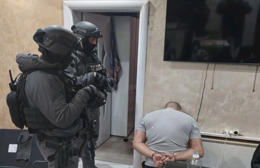 Задържаха шестима за трафик на хора с цел развратни действия, действали години наред