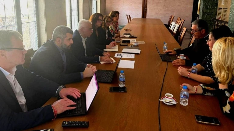 Министърът на електронното управление обсъди проблемите от последните избори с Обществения съвет към ЦИК