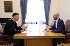 Бербатов и Клисурски обсъдиха данъчни облекчения за компаниите, които инвестират в спорта