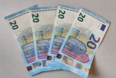 За по-малко от 24 часа над 3500 души са кандидатствали за компенсация от 20 евро заради поскъпването на горивата