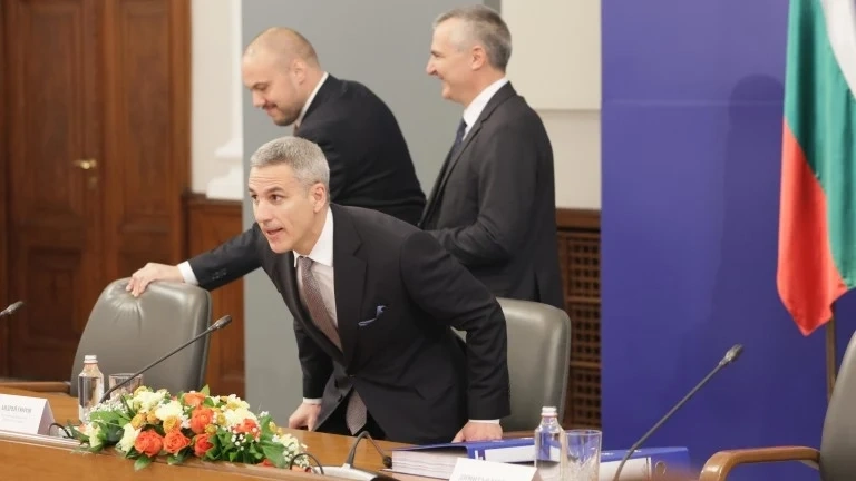 Властта: Със запретнати ръкави се борим за честен вот