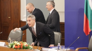 Властта: Със запретнати ръкави се борим за честен вот