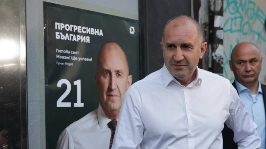 Радев: Служебните министри трябва до един да си подадат оставките