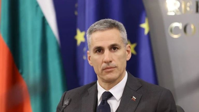 Служебният кабинет вади \