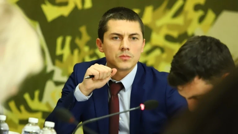 Мъжът на Лена подкрепя развода на ПП и ДБ