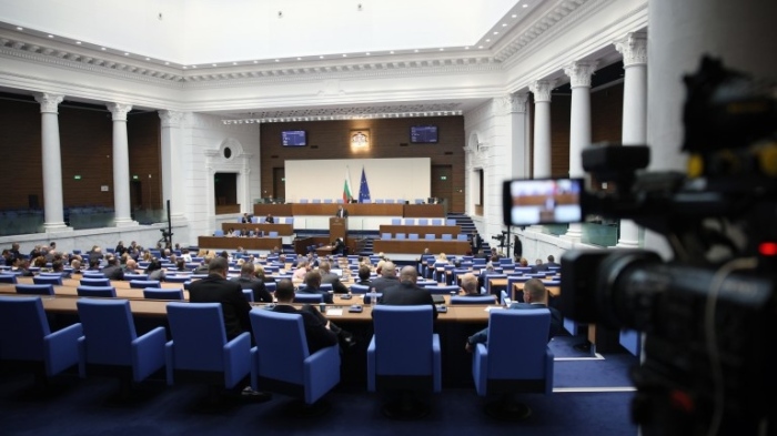 Запушват устата на опозицията в парламента