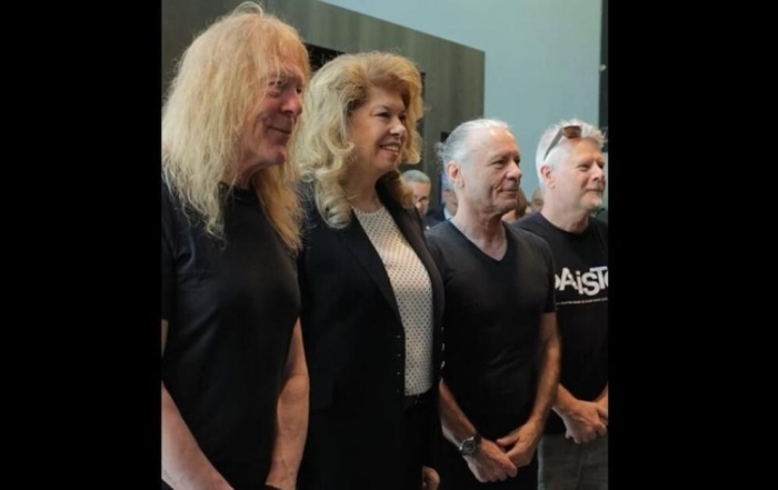 Президентът Йотова се срещна с музикантите от Iron Maiden