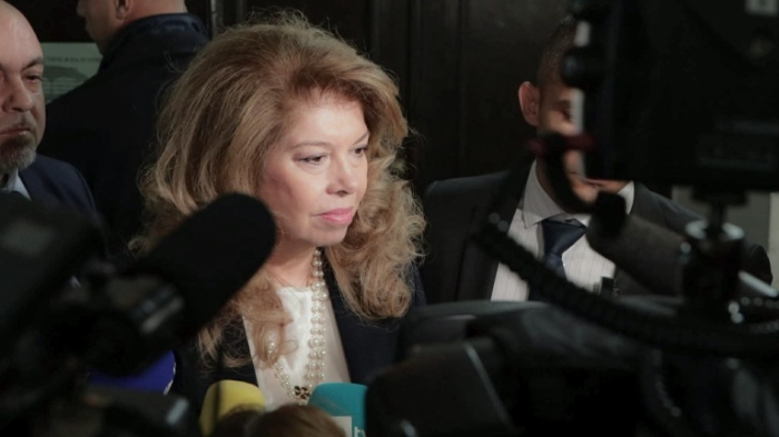 Илияна Йотова пита откъде се формира големият дефицит в бюджета
