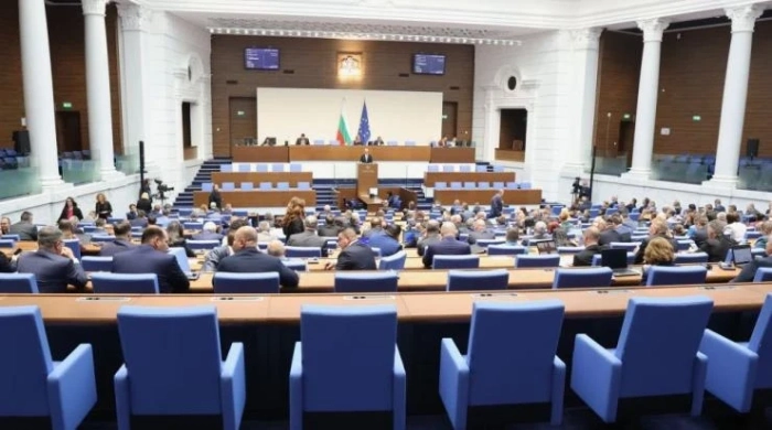 Депутатите ограничиха правомощията на особения търговски управител на „Лукойл“ 