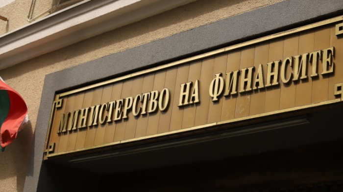 МФ: Няма ограничаване на средствата за бюджетните организации и училищата
