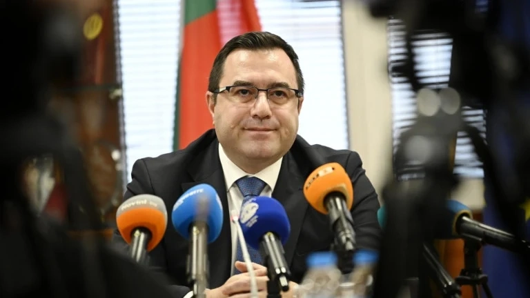 Шефът на КЕВР защити поскъпването на тока и парното от 1 юли