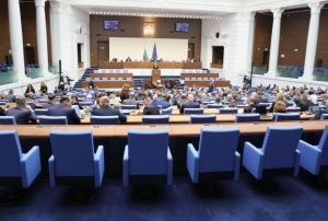 Депутатите обсъждат нов държавен дълг до 3,8 млрд. евро
