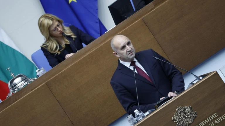 Управляващите замразяват минималната заплата за две години