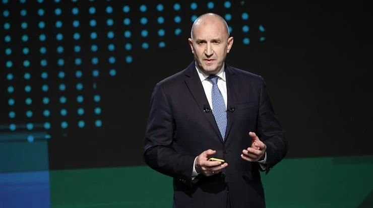 Радев: Виновните за дефицита крещят най-много, спираме там, където е текло към партийни каси и олигарси