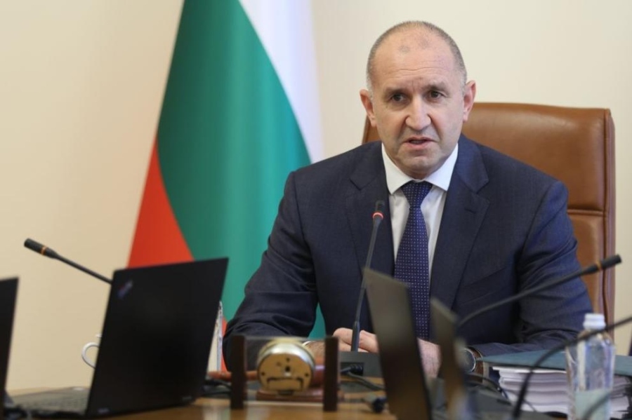 Радев: Пускаме денонощна линия за сигнали за корупция и злоупотреби