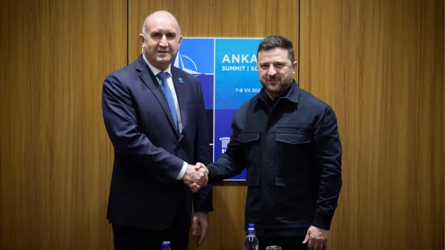 Зеленски покани Румен Радев в Украйна