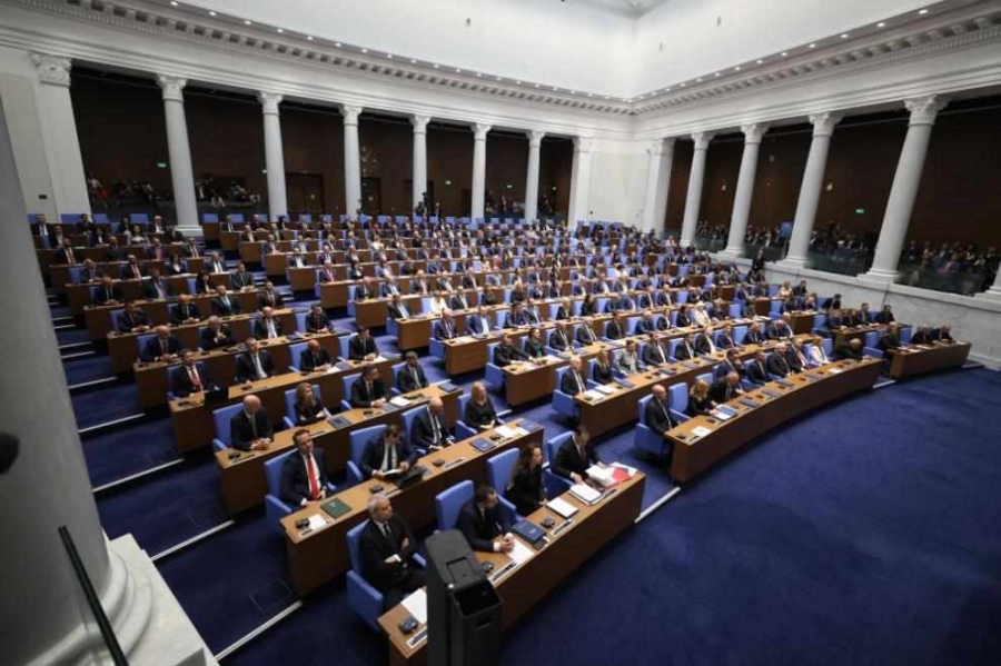 Депутатите излизат във ваканция почти до края на август