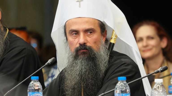 Софийската Митрополия отрича патриарх Даниил да е прекъсвал литургията заради освиркване на Митрофанова