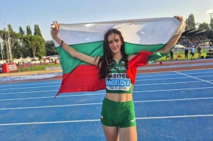 Виктория Ангелова грабна световна титла в тройния скок