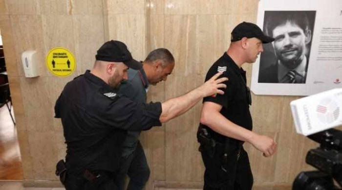 Белязани 8000 евро и още 33 000 евро в дома му: Съдът решава дали да остави в ареста шефа на „ВиК-Несебър“