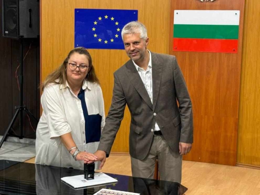 Варна запечата 100 години музикална история върху специална пощенска марка