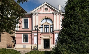 Арт център Лъчезар Цоцорков отваря врати в Панагюрище
