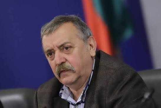 Проф. Кантарджиев призова за навременна ваксинация: „Грипът се развива и те сваля на легло за два часа“