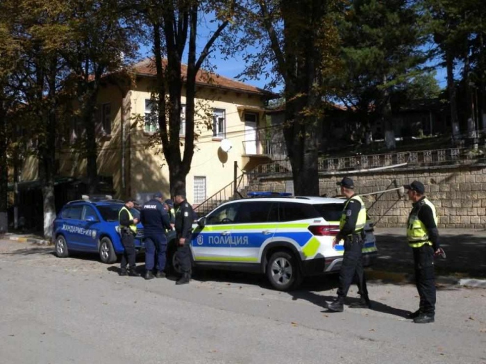 Разследването около кметовете на Сунгурларе и Белица продължава