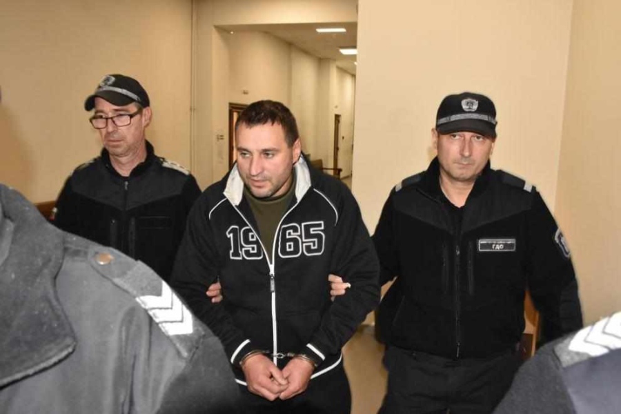 Шофьорът, хванат с 221 кг марихуана на „Капитан Андреево“, остава в ареста
